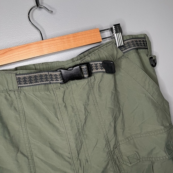 L.L. Bean Olive Belted Men’s Cargo Hiking Pants - Picture 6 of 9